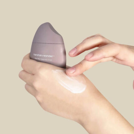Crema de fata cu acid hialuronic si orez negru HaruHaru Wonder