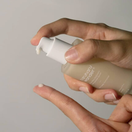 Serum antirid cu acid hialuronic si orez negru | HaruHaru Wonder